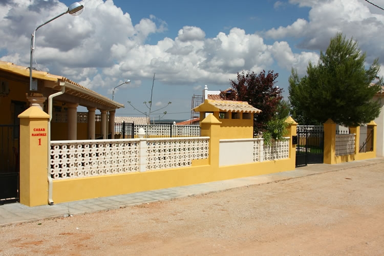 Casas Rurales Ramirez Casas Rurales Ramírez, en Ossa de Montiel (Albacete)