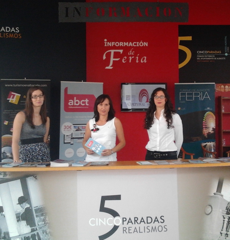 Se refuerza la atención de información turistica durante la Feria de Albacete-2013