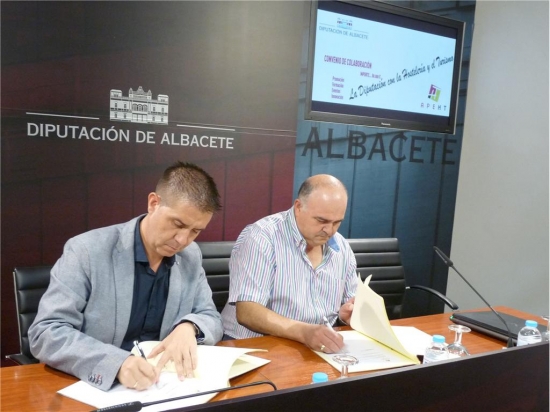 Convenio de colaboración entre la Diputación y la APETH para el desarrollo del sector hostelero  y de turismo en la provincia 