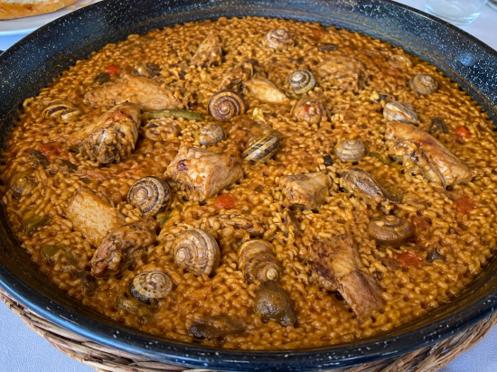 Arroz con conejo y caracoles