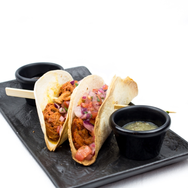 RESTAURANTE CATACALDOS tacos de cochinita